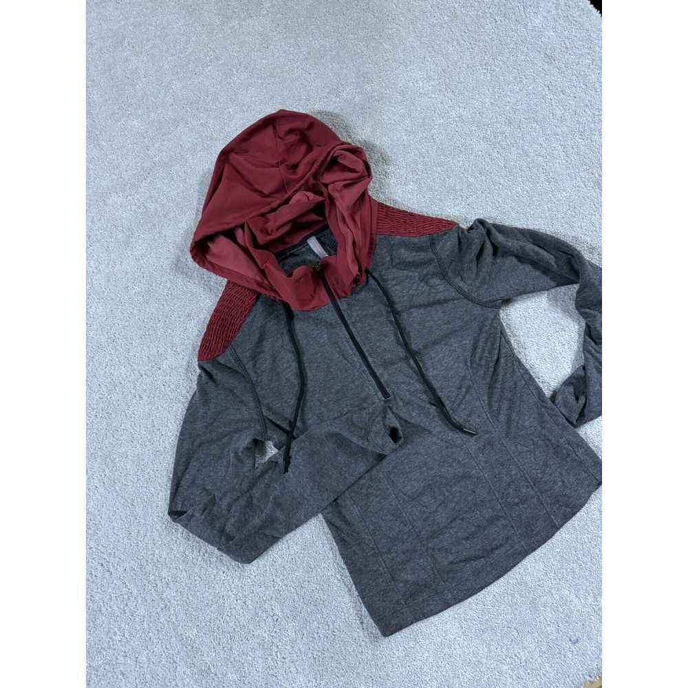 Free People FP Movement Gray Lightweight Layer Hoodie Size Small EUC Take A Leap